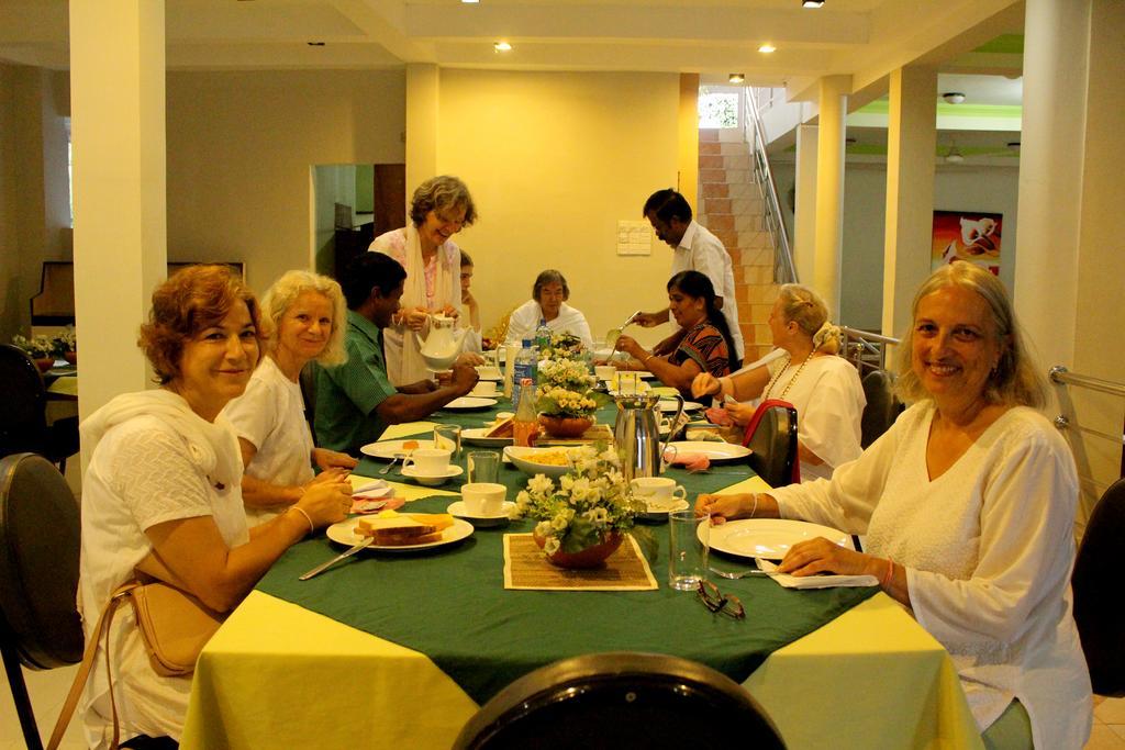 Green Land Guest House Pinnawala  Buitenkant foto
